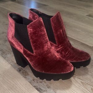 Calvin Klein 9 burgundy velvet platform Chelsea ankle boots chunky block heel